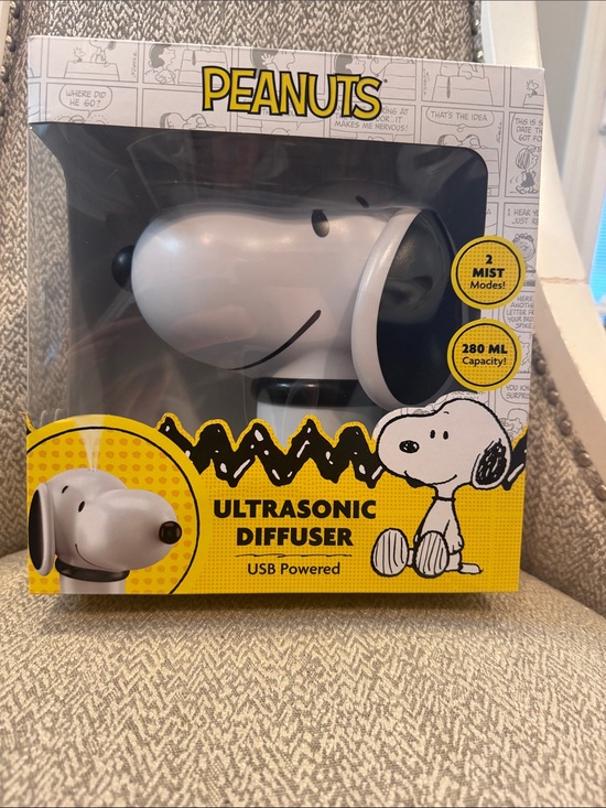 Peanuts Other - Peanuts Snoopy Ultrasonic Diffuser - White & Black. New in Box!